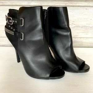 Rock Republic Zip up Bootie.